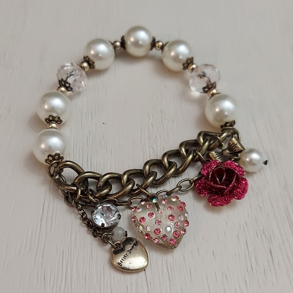 Betsey Johnson Jewelry - Betsey Johnson VINTAGE ROSE HEART STRETCH BRACELET